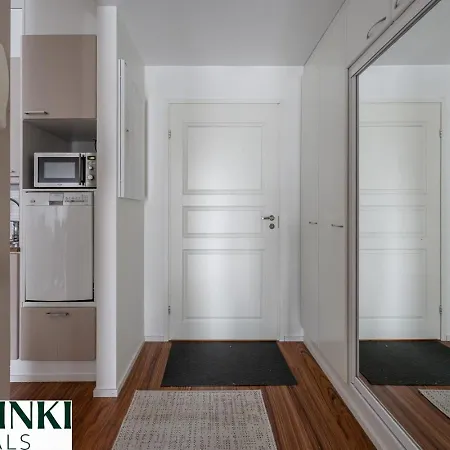 Appartamento Homelike 1br With Free Parking, Sauna & Balcony *